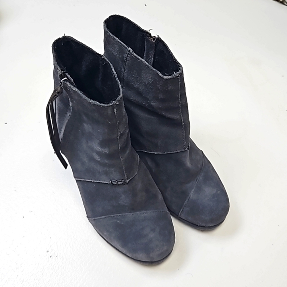TOMS boots